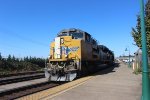 UP 8840 leads intermodal through Vancouver, WA
